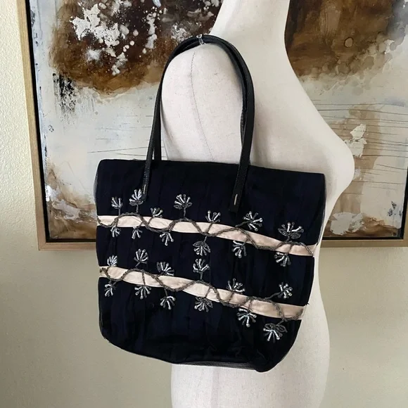 RARE Y2K Authentic Valentino Garavani intricately beaded silk and leather tote ~ - Picture 2 of 16